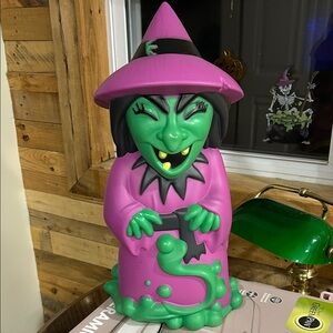 NWT Witch blow mold/ Halloween decor